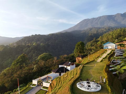 Property building, Bird's eye view, Mountain view