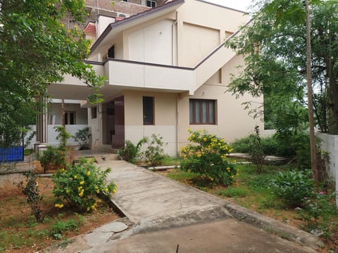 Property building, Day, Garden, Garden view