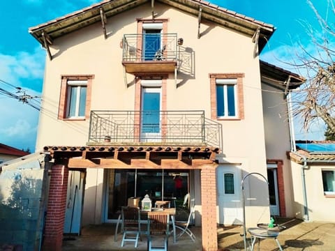 Property building, Balcony/Terrace