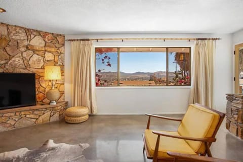 Mid Century Speakeasy With Poolside Views House in Yucca Valley