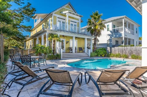 Yellow Pearl Pool heat GolfCart deals Steps2Beach House in Destin