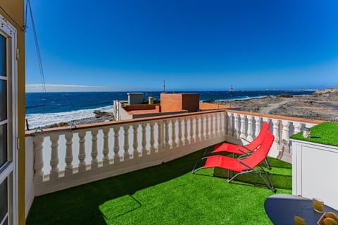 Sea View Apartment Red Summer Breeze Apartment in Abona