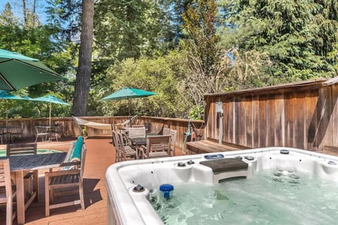 Lovely Tudor Home With Pool & Spa Near Russian River Casa in Guerneville