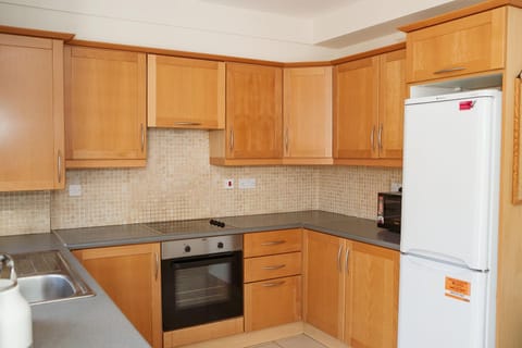 Spacious 4 Bedroom & 4 Bathrooms House in Galway