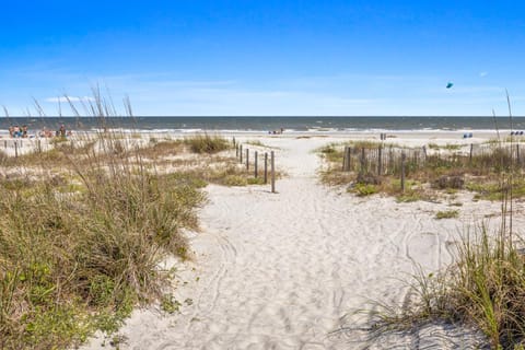 6 Bayberry - host2coast House in South Forest Beach