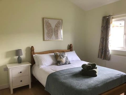 Barn Owl Lodge with Hot Tub - Adults Only House in Forest Heath District