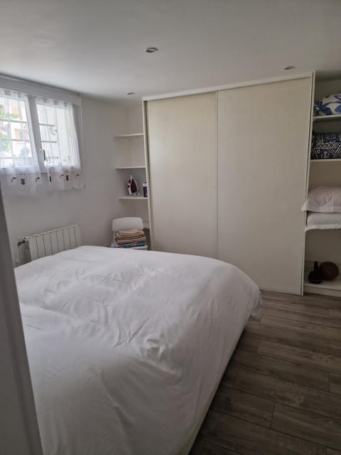 Studio Drancy avec Jardin 45 m2 Apartment in Drancy