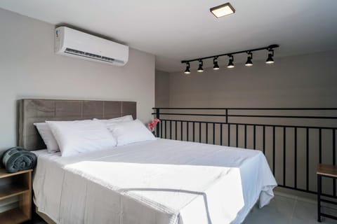 Bed, Photo of the whole room, Bedroom, air conditioner