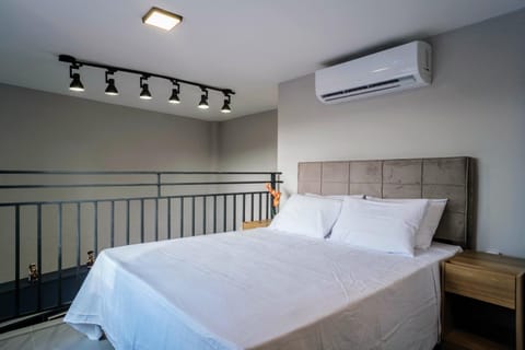 Bed, Photo of the whole room, Bedroom, air conditioner