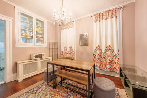 Quaint and charming century-old brownstone near NYC Apartment in North Bergen