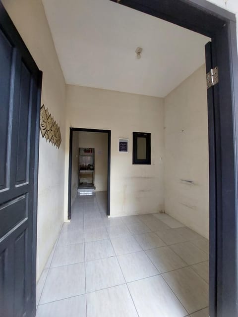 Lenteng Agung 3 Lantai Bed and Breakfast in South Jakarta City