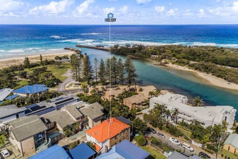 Whalespotter - Ocean & Creek View Home by uHoliday House in Kingscliff