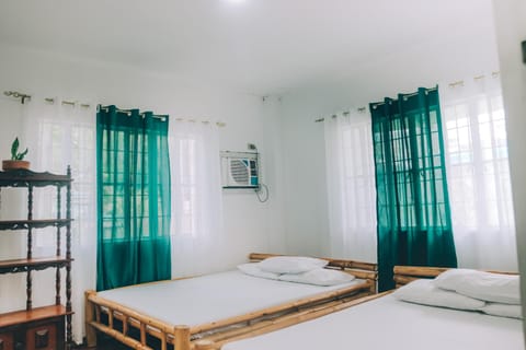 Hera Maria Hotspring Resort House in Calamba