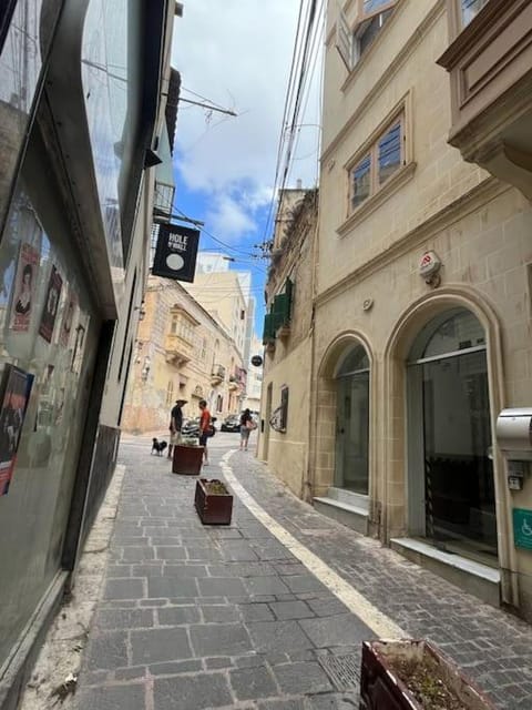 Sliema Piccolo- Steps away to everything Apartment in Sliema