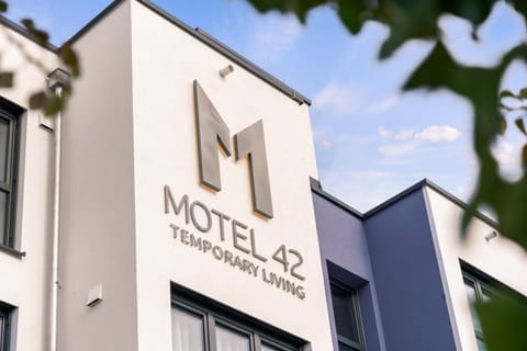 Motel42-Temporary Living Apartment hotel in Friedrichshafen