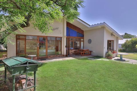 Property building, Day, Garden, Garden view