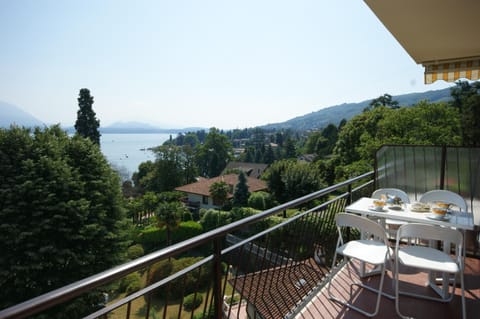 Balcony/Terrace, Lake view