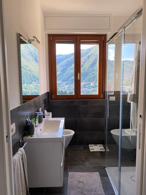 Natural landscape, Bathroom, Mountain view