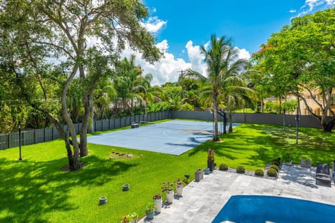 La Maison-9 bed Villa on 3 acres with Sports Court House in Pinecrest