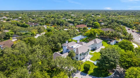 La Maison-9 bed Villa on 3 acres with Sports Court House in Pinecrest