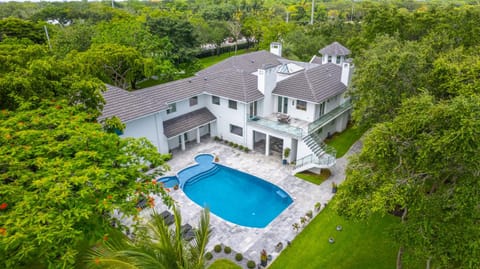 La Maison-9 bed Villa on 3 acres with Sports Court House in Pinecrest