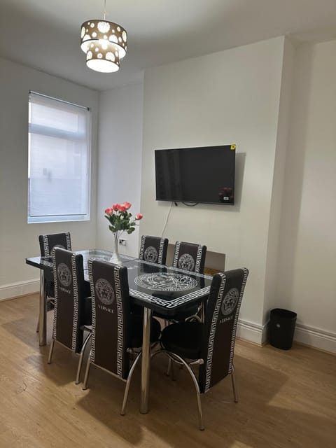 TV and multimedia, Dining area