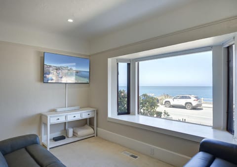 3946 Listen to the Waves townhouse Apartment in Pacific Grove