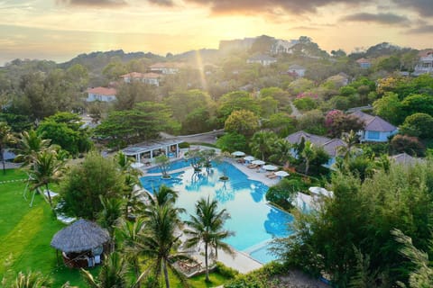 Bird's eye view, Swimming pool