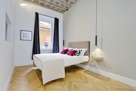 EVE Guest House at Trevi Fountain Condo in Rome
