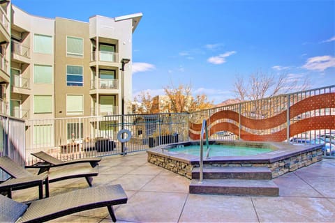 Patio, Hot Tub