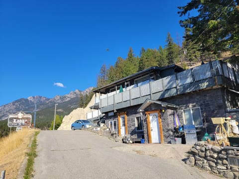 Cross Suite - MistyRiver Lodge Hotel in Radium Hot Springs