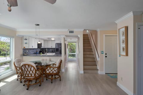 Gorgeous Gulf Front Townhome on East End House in Sanibel Island