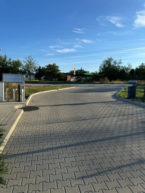 Neighbourhood, Street view, Parking