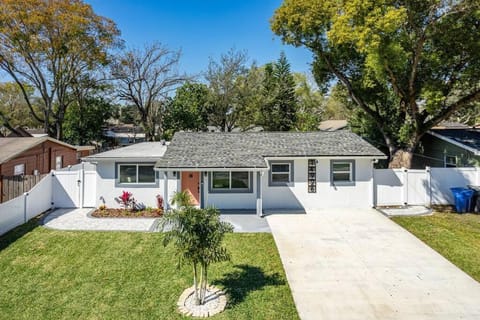 Newly Renovated home in Tampa, Florida House in Lake Magdalene