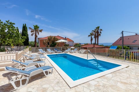 Day, Balcony/Terrace, Pool view, Sea view, Swimming pool, Swimming pool, sunbed