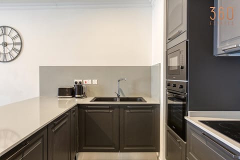 Kitchen or kitchenette, dishwasher, minibar, pet friendly, stove