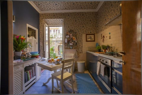 Coffee/tea facilities, Kitchen or kitchenette, Photo of the whole room, Communal kitchen