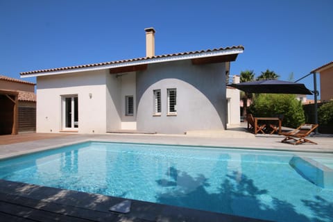 Property building, Patio, Pool view