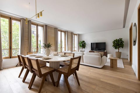 TV and multimedia, Living room, Dining area