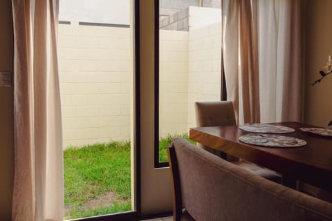 Garden, Dining area