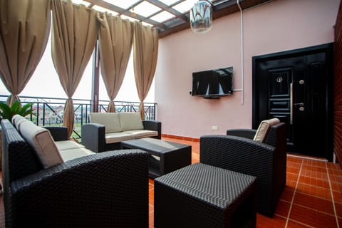 Communal lounge/ TV room, TV and multimedia, Seating area, Evening entertainment