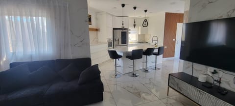 Penthouse in Ramat Gan Next to Sheba Hospital Apartment hotel in Tel Aviv-Yafo