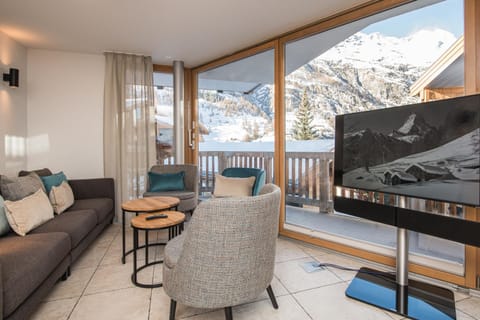 Chalet Lea Condo in Zermatt