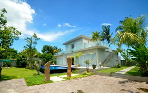 Property building, Garden view, Pool view, Swimming pool