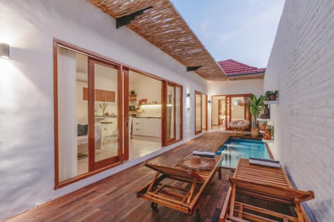Patio, Pool view, Swimming pool