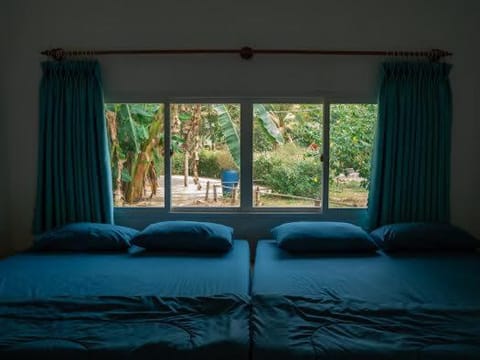 Bedroom, Garden view