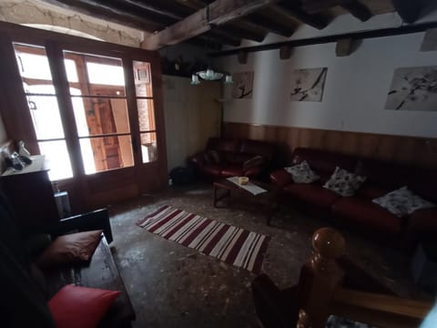 Tranquil and Spacious Townhouse in Historical and Picturesque Cervera Del Maestre House in Baix Maestrat