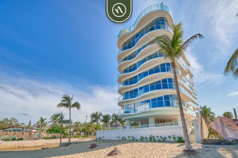 Oceanfront 2BR Condo - Beach - Infinity Pool Apartment in Bucerias