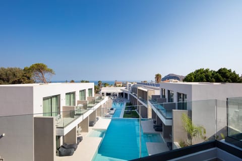 Property building, Sea view, Swimming pool