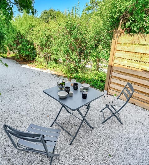 Garden, Dining area, Garden view